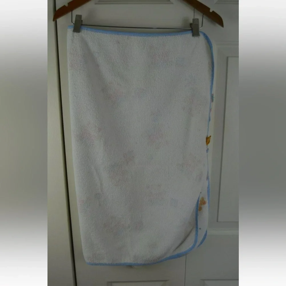 Vintage Dundee Hooded Baby Towel Teddy Bear Ball Blue White Tan Pink USA Made